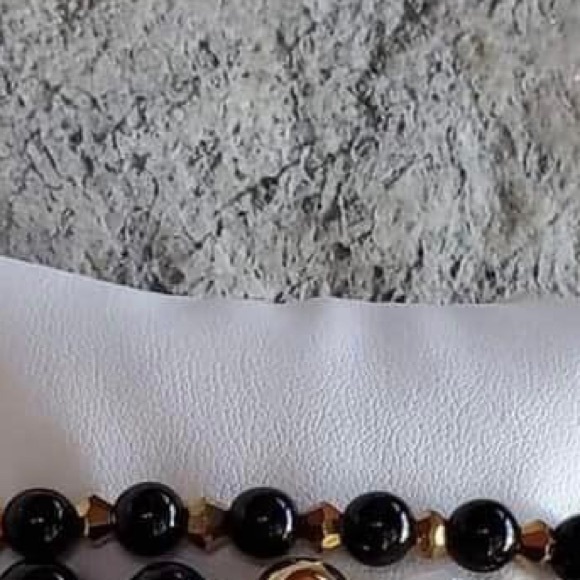 TOCARA New Retired Raven 005 Elastic Crystal Bracelet - Picture 2 of 2